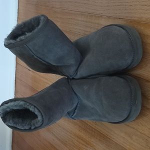 UGGs grey boits